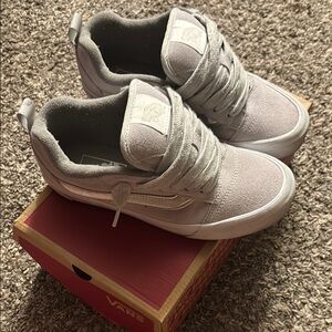 Vans Knu Skool Metallic Silver 6 men 7.5 women